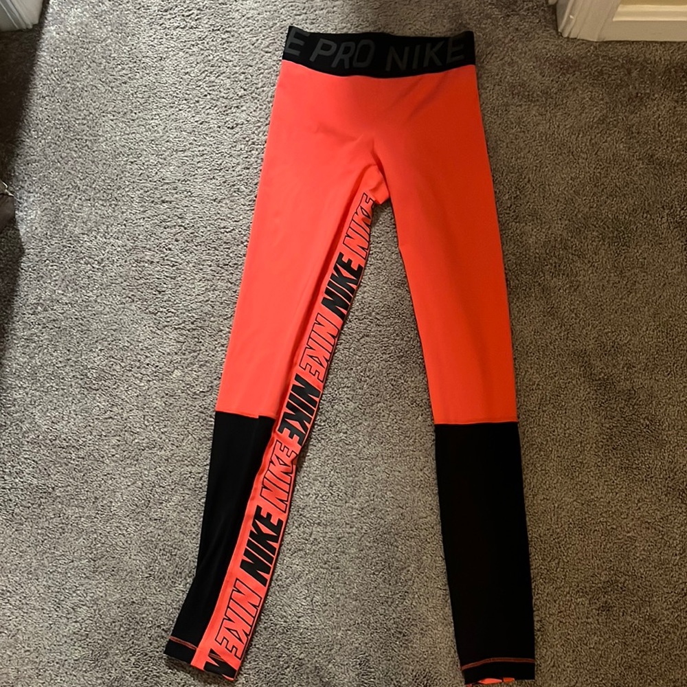 Nike Pro Outfit Set, Top is a Small and the bottoms are XS